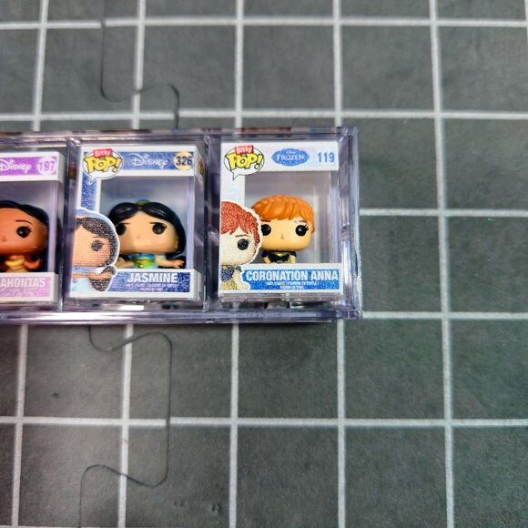 Funko Bitty Pop Coronation Anna Chase 119 + Jasmine + Pocahontas + Belle + Shelf - Picture 3 of 3